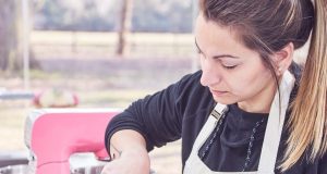 Conocé a Agustina Guz, la vecina de Ramos Mejía que brilló en Bake Off y ahora lanza su emprendimiento con Damián